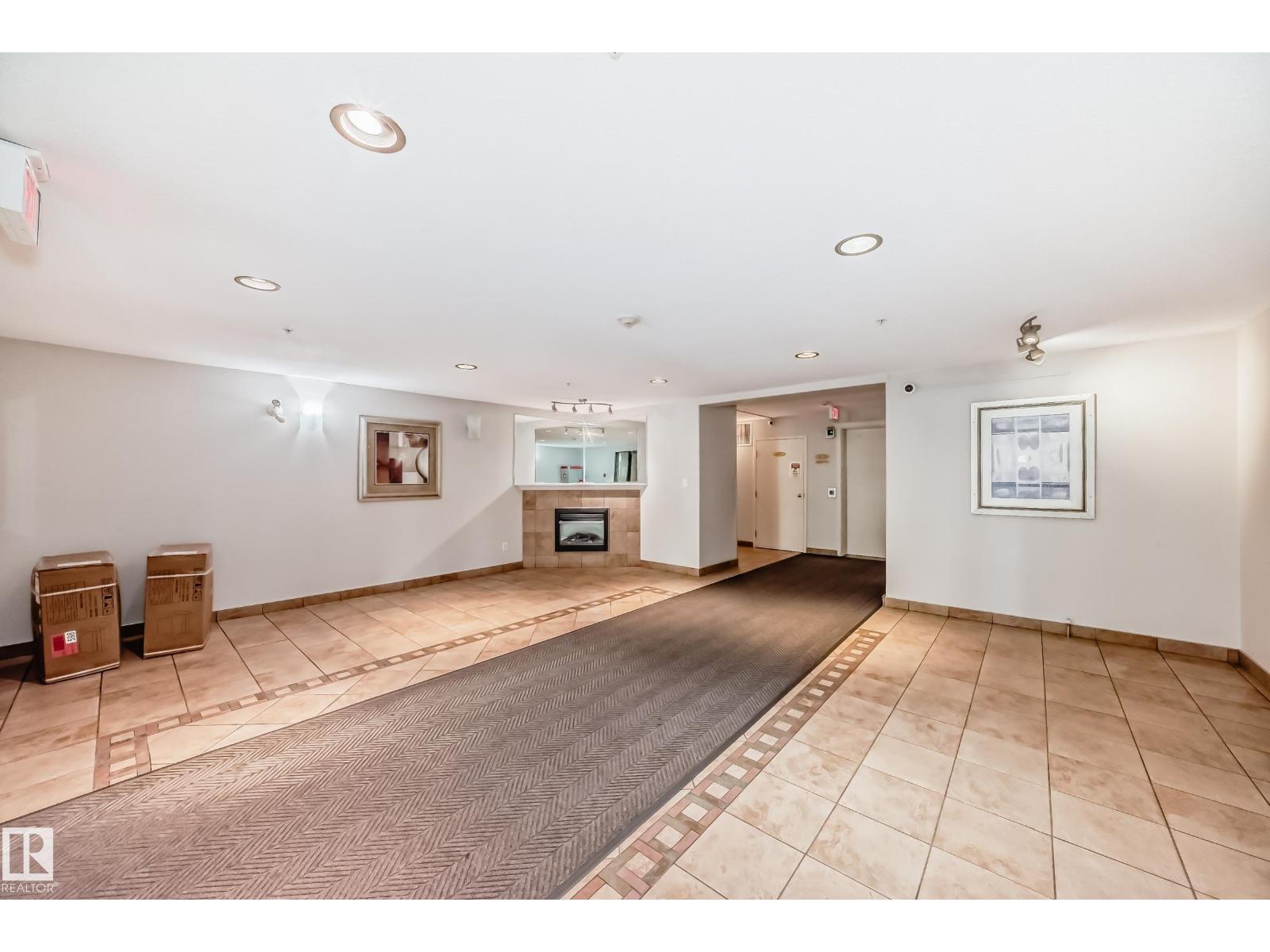 #214 9938 104 ST NW - 45