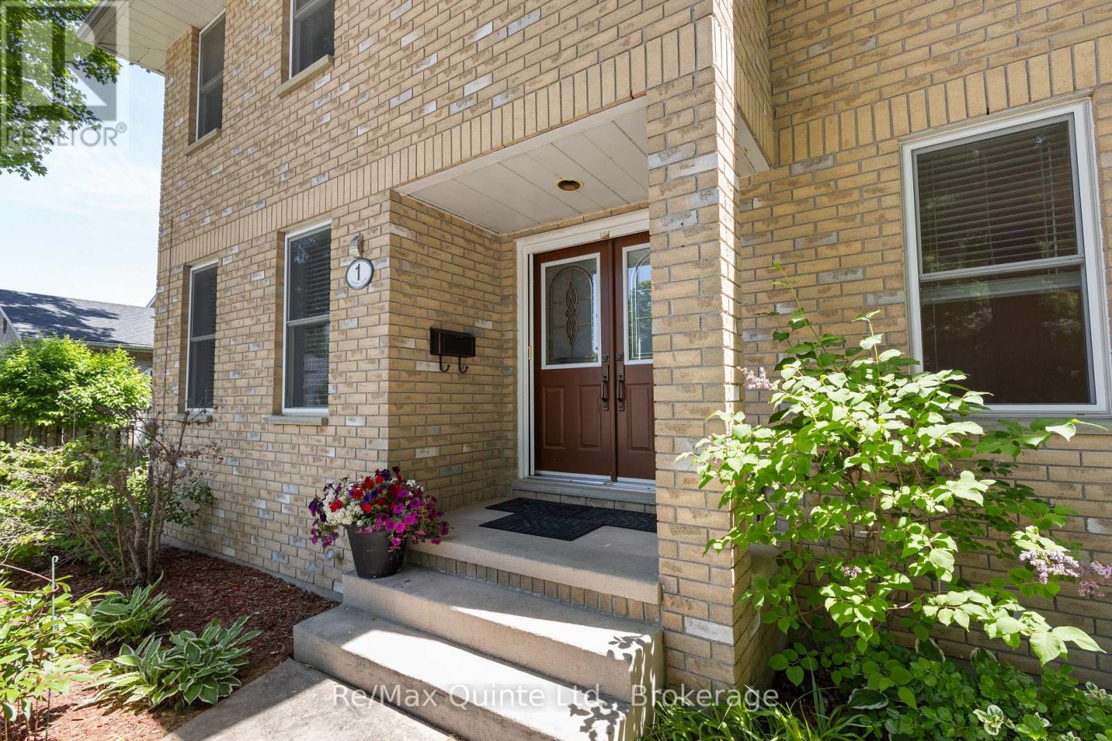 1 SIMMONS COURT - 12