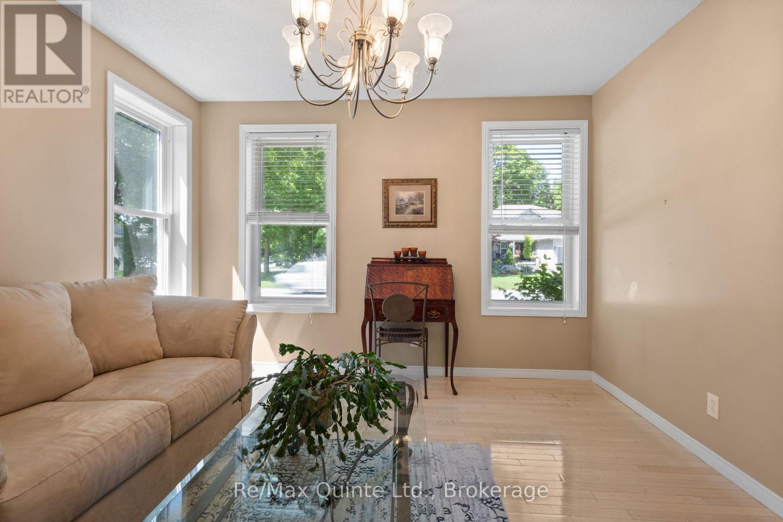 1 SIMMONS COURT - 16