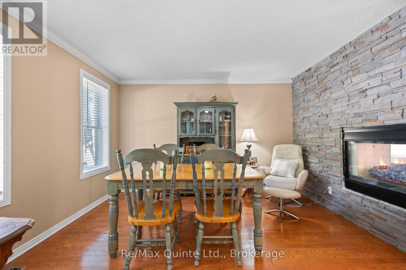 1 SIMMONS COURT - 19