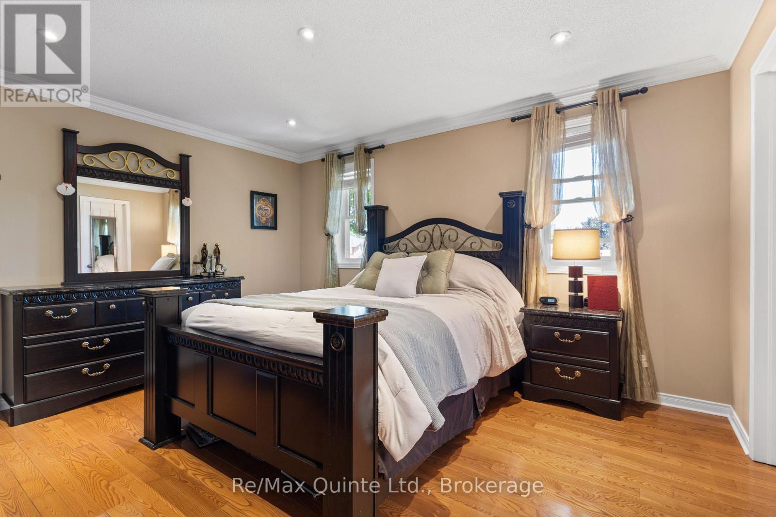 1 SIMMONS COURT - 29