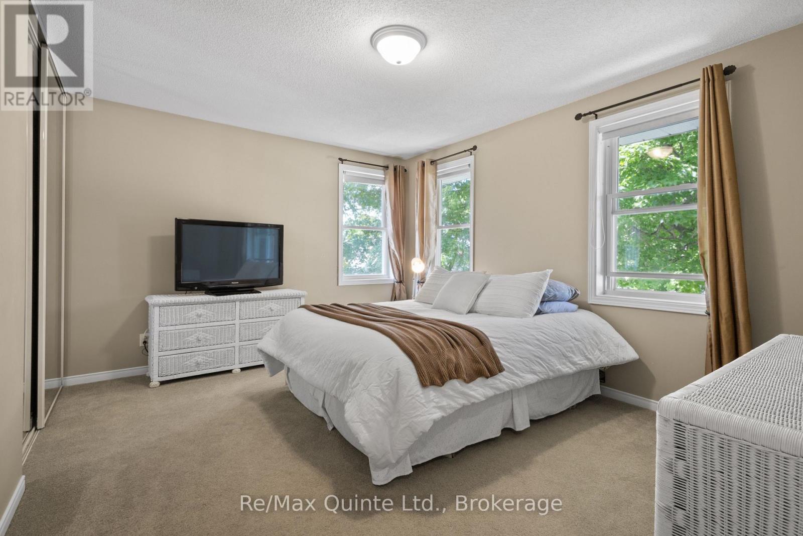 1 SIMMONS COURT - 33