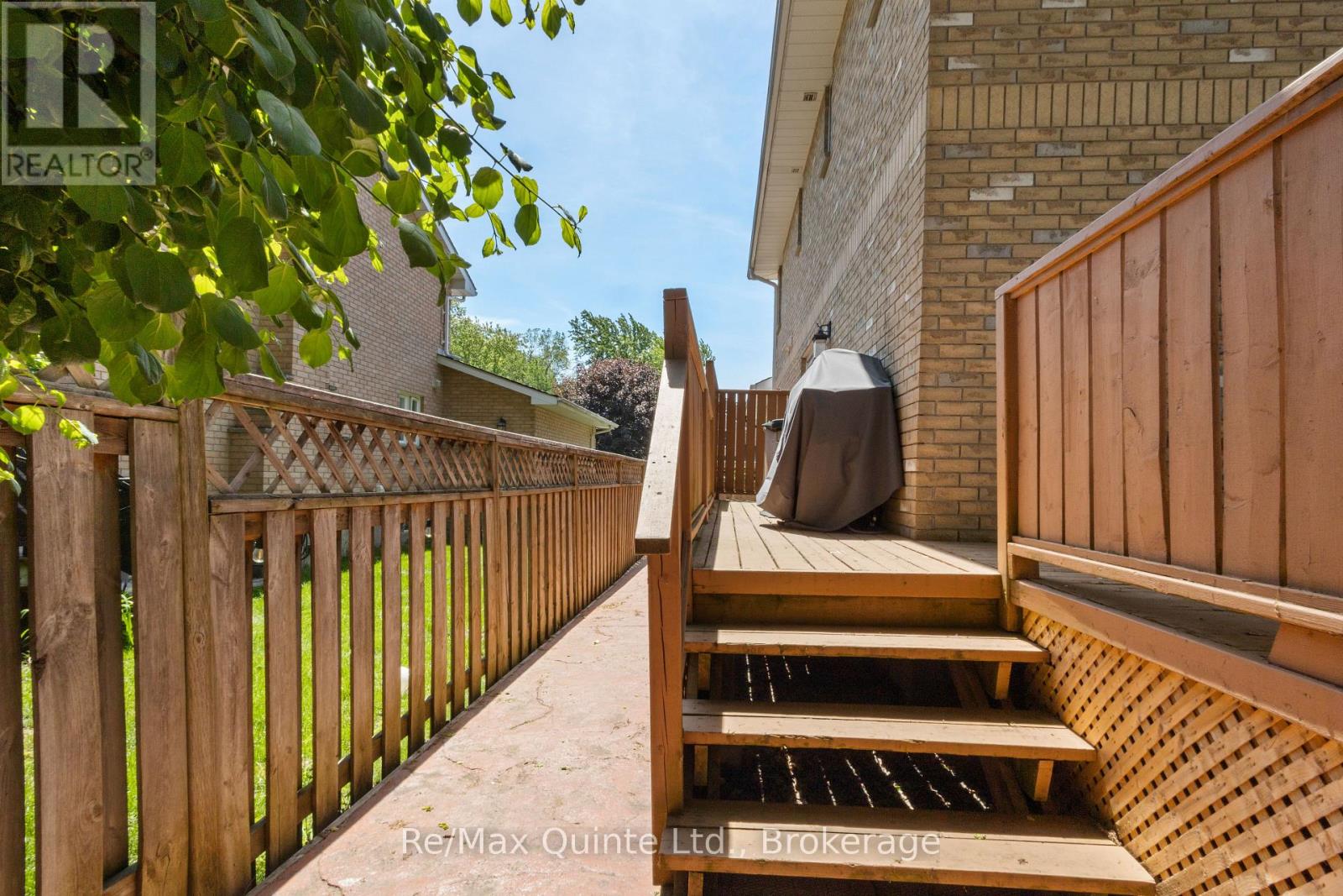 1 SIMMONS COURT - 6