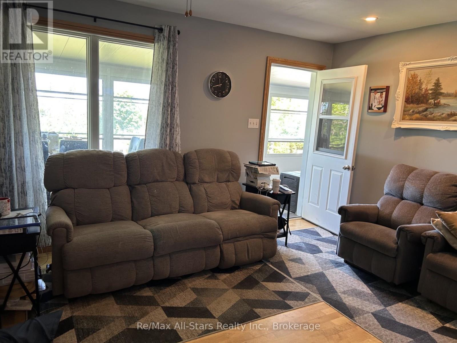 851 CEDAR GLEN ROAD - 10