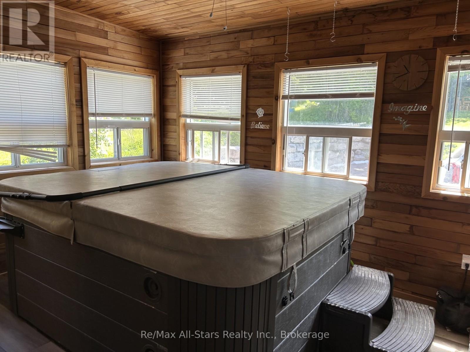 851 CEDAR GLEN ROAD - 4