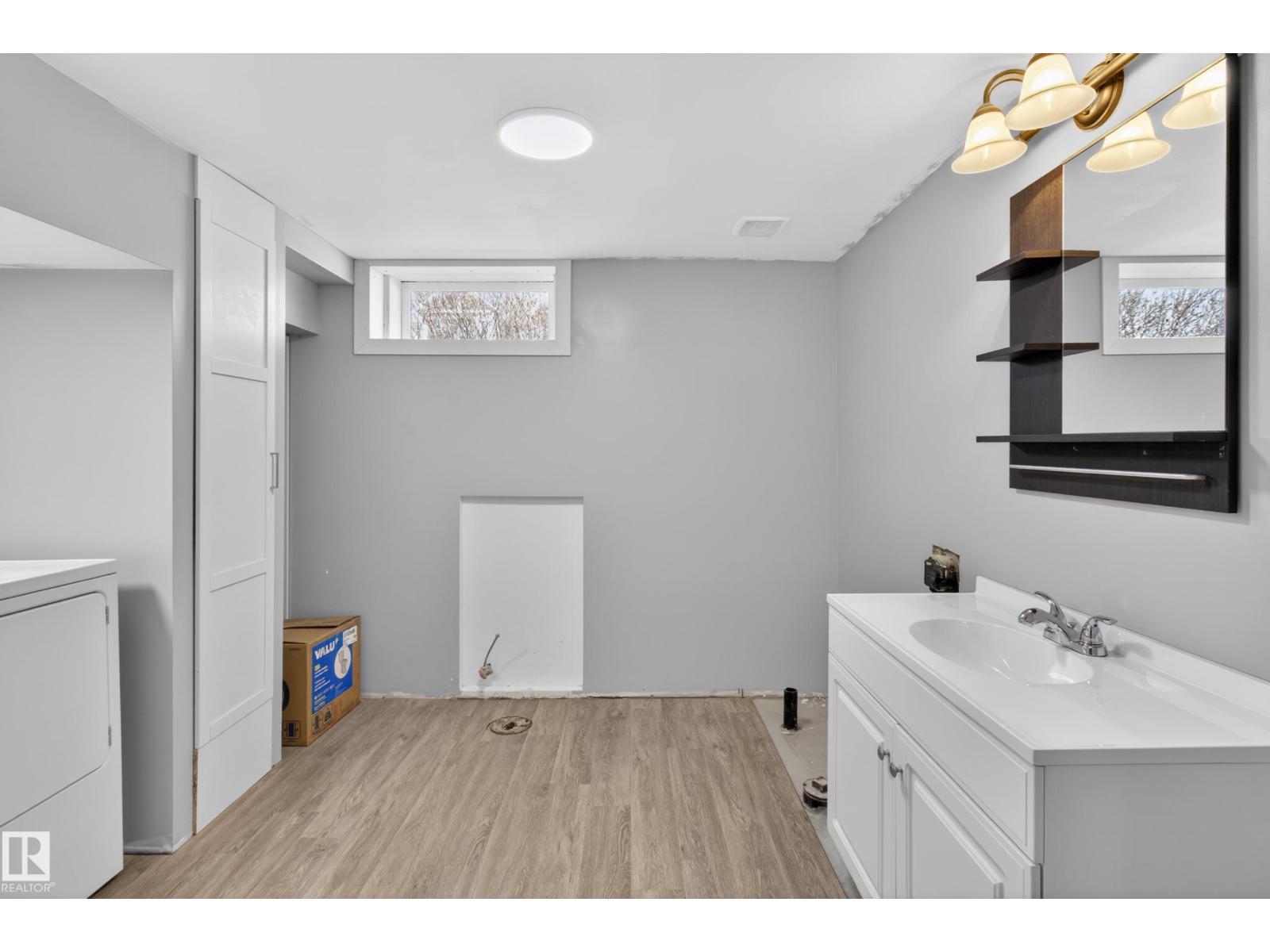 5409 49 Ave - 25