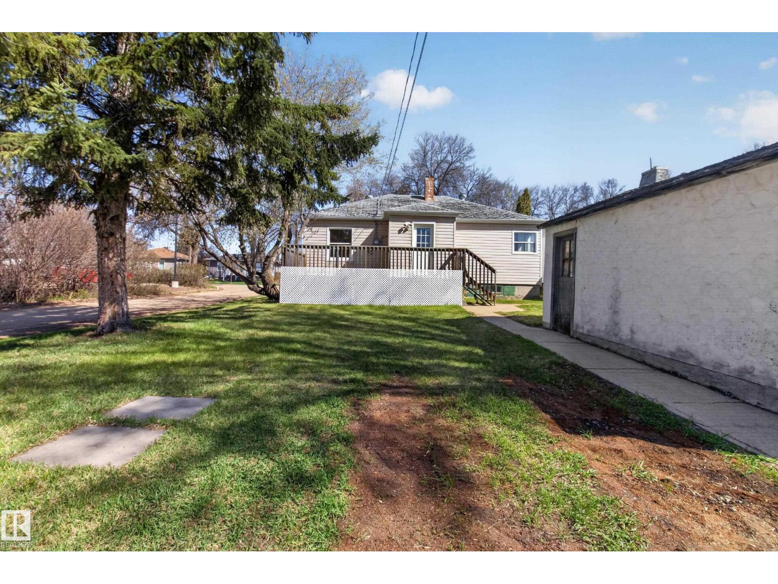 5409 49 Ave - 28