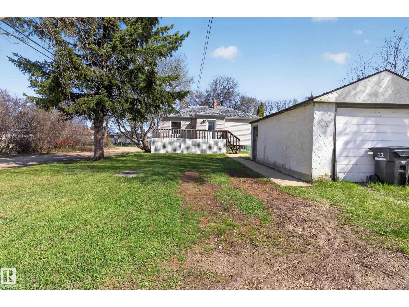 5409 49 Ave - 30