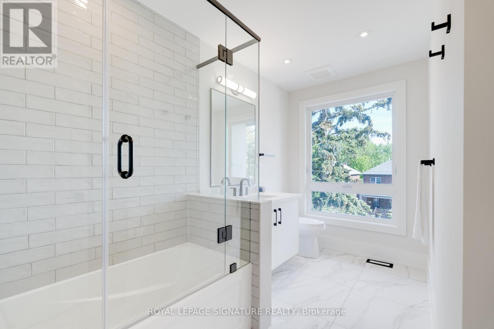 62 ASH CRESCENT - 31