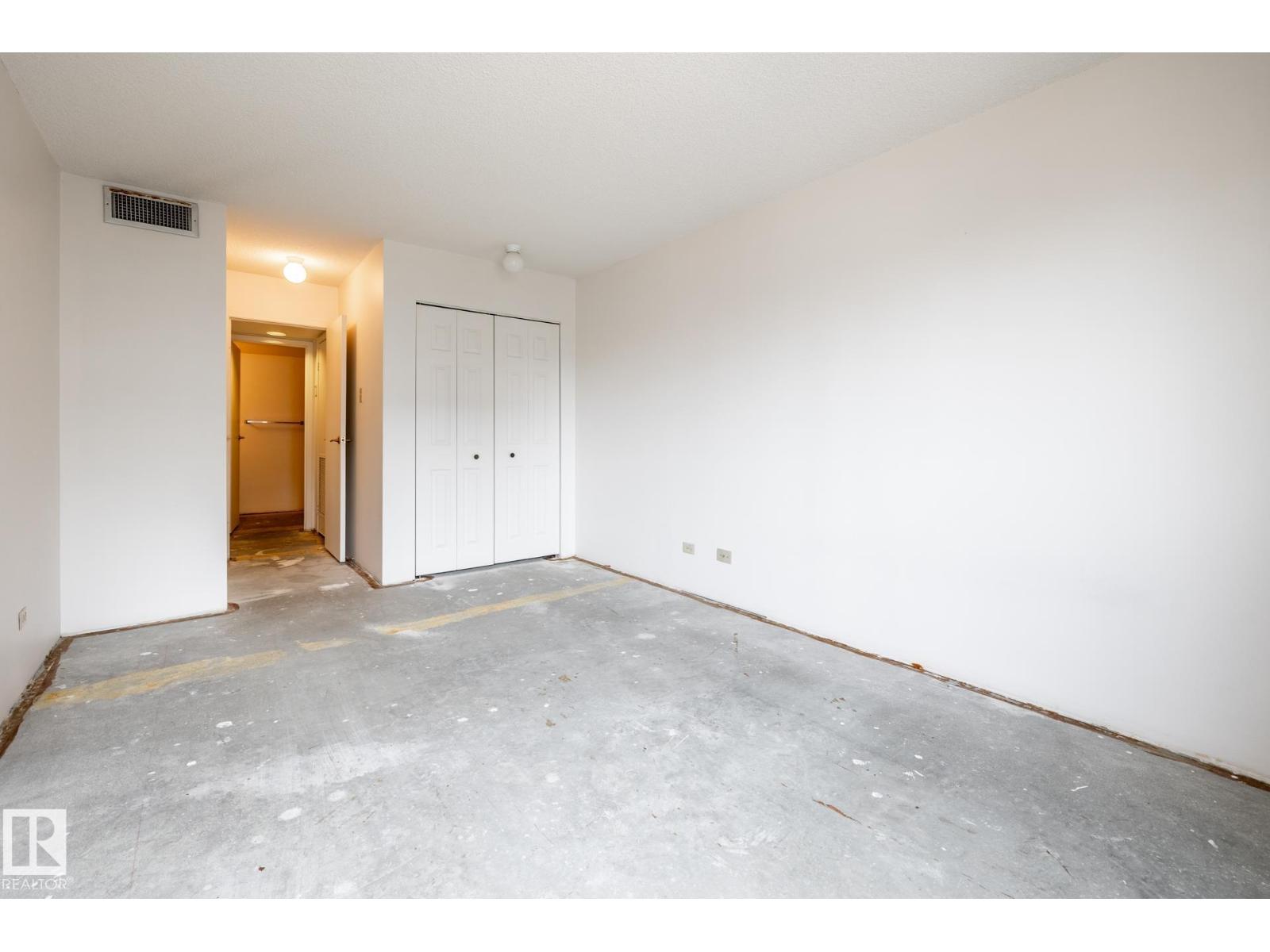#402 11027 87 AV NW — photo 40
