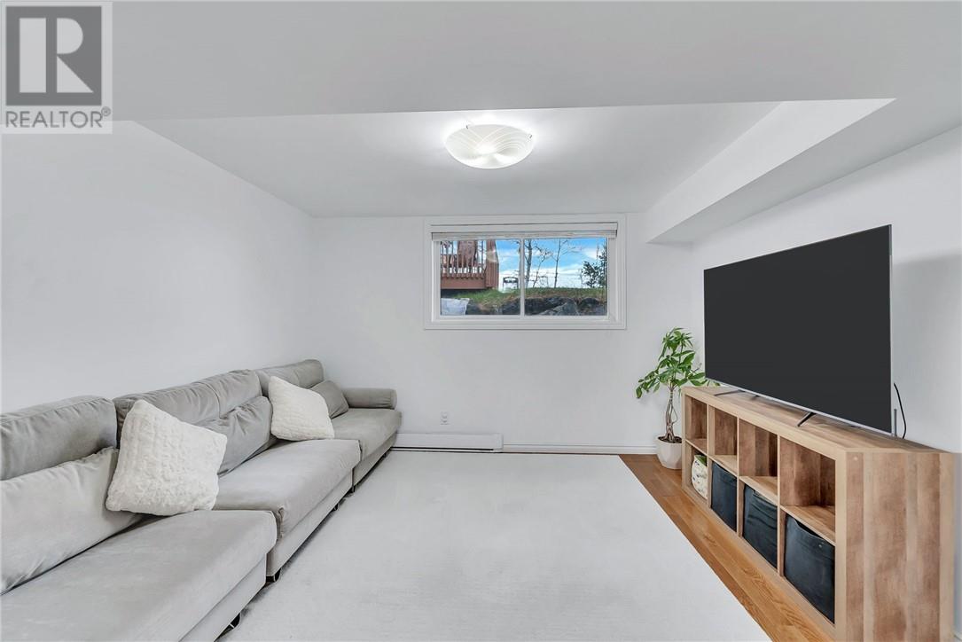 115 Windsor Crescent - 30