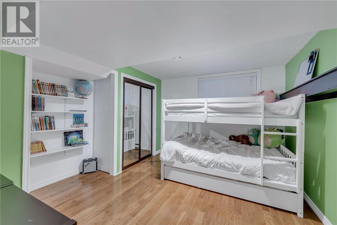 115 Windsor Crescent - 33