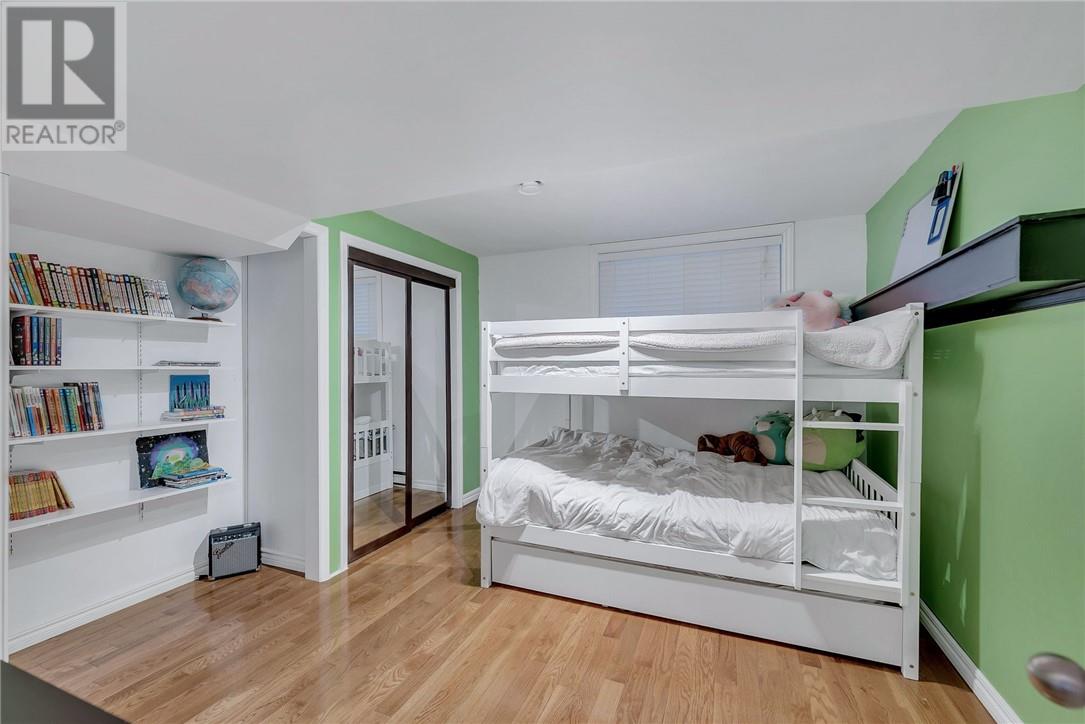 115 Windsor Crescent - 34
