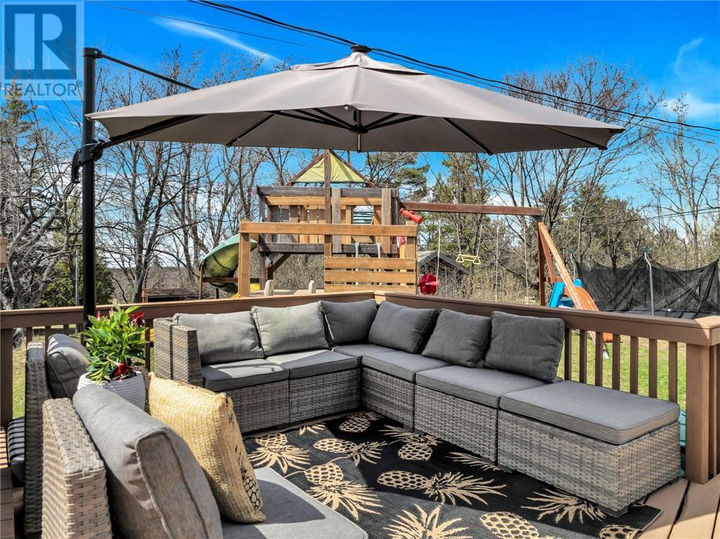 115 Windsor Crescent - 48