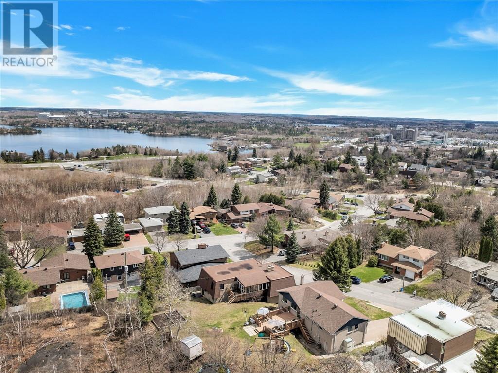 115 Windsor Crescent - 60