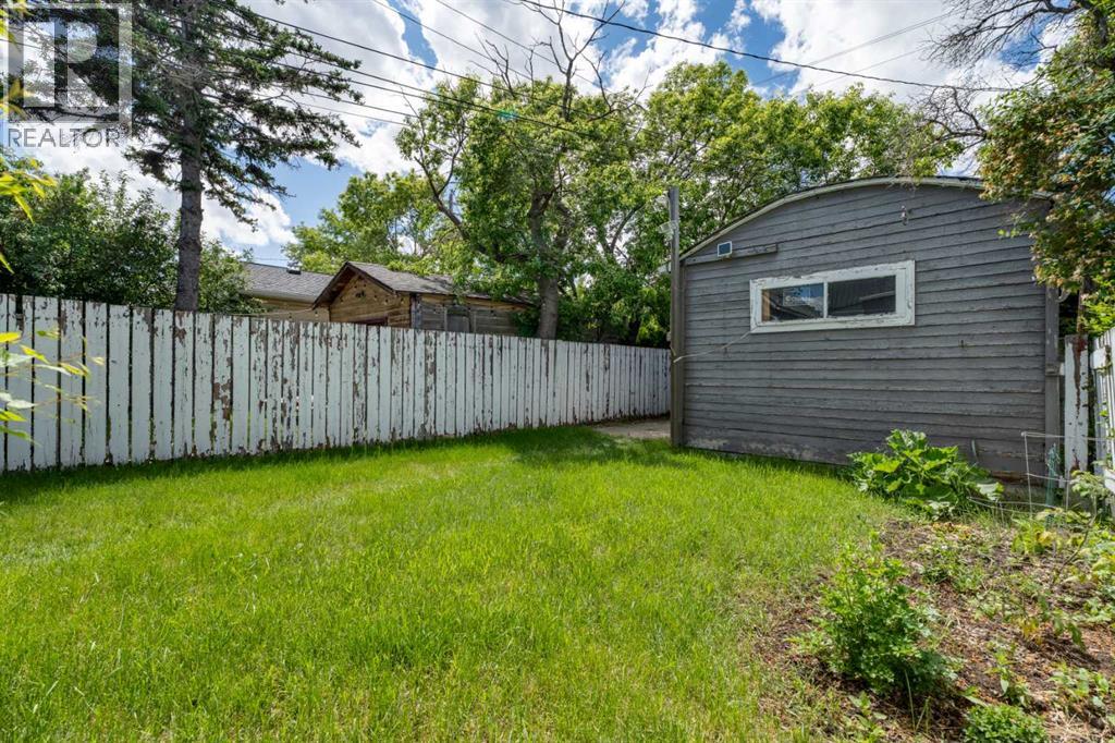 213 7A Street NE — photo 34