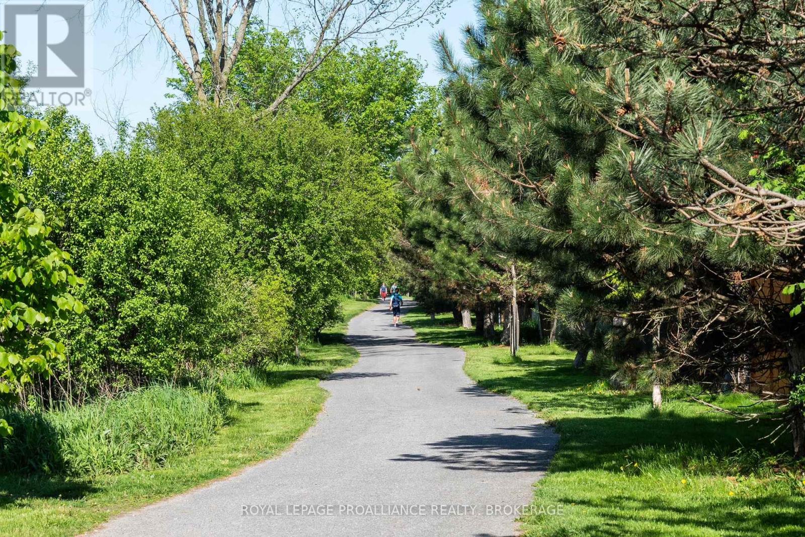 964 RAINBOW CRESCENT - 31