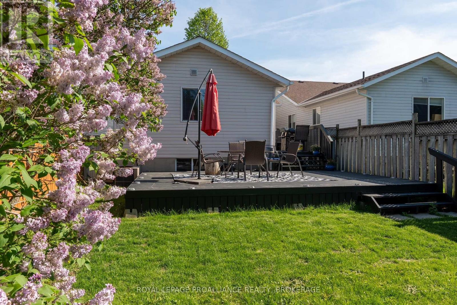 964 RAINBOW CRESCENT - 34
