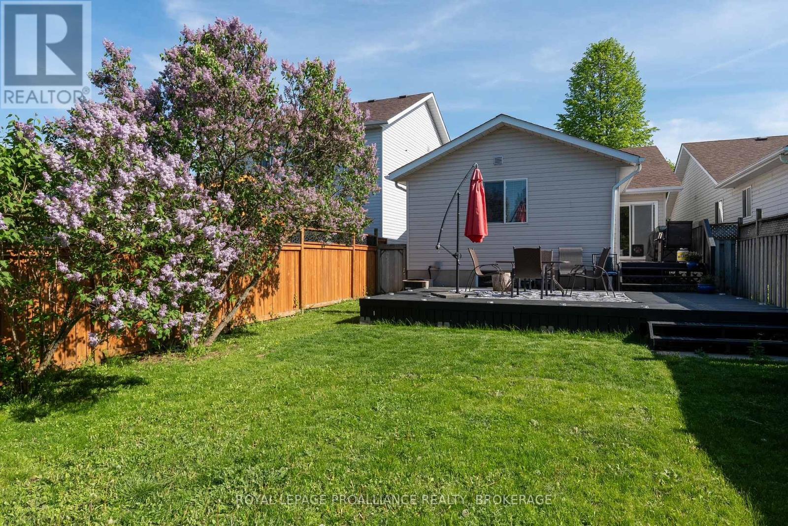 964 RAINBOW CRESCENT - 36