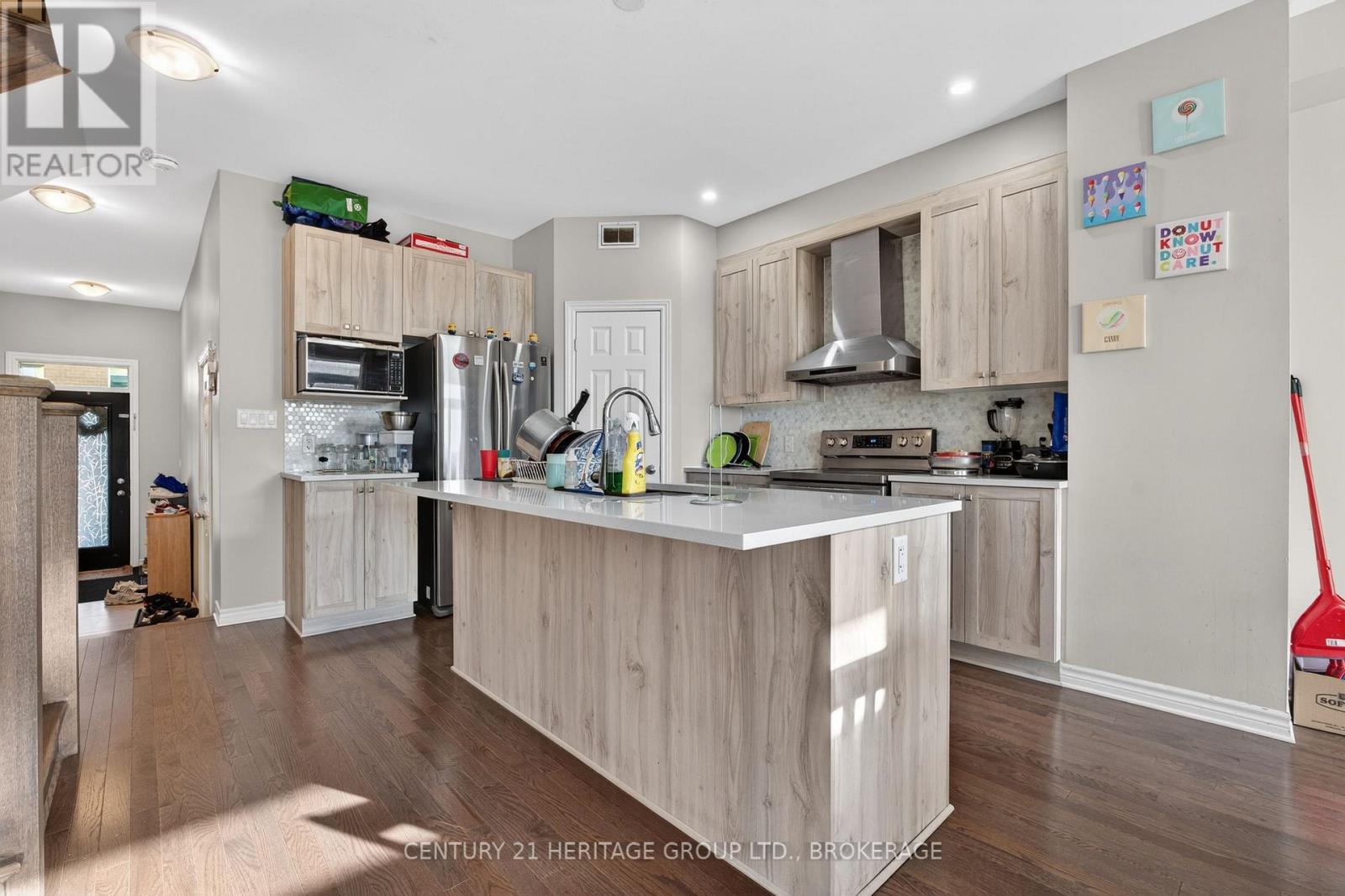 1364 DEMERS AVENUE - 12