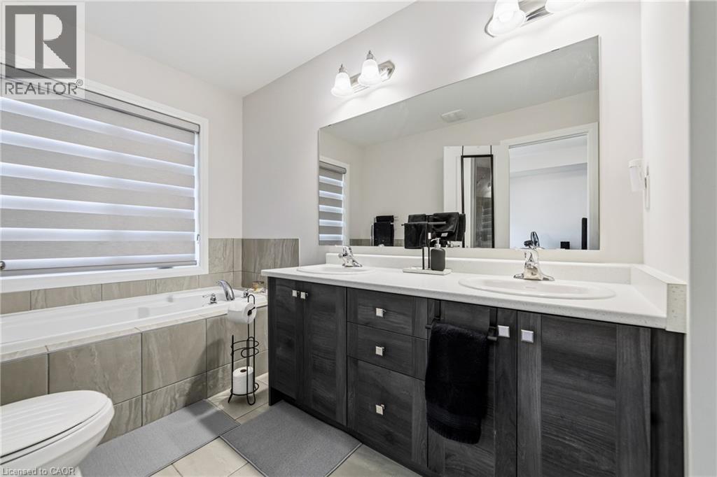 8 PINNACLE Court - 20