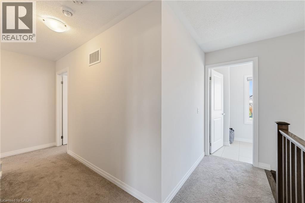 8 PINNACLE Court - 18