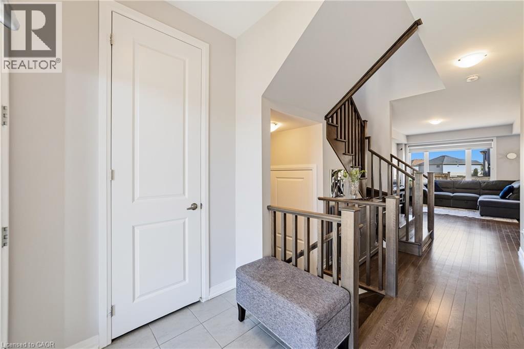 8 PINNACLE Court - 4
