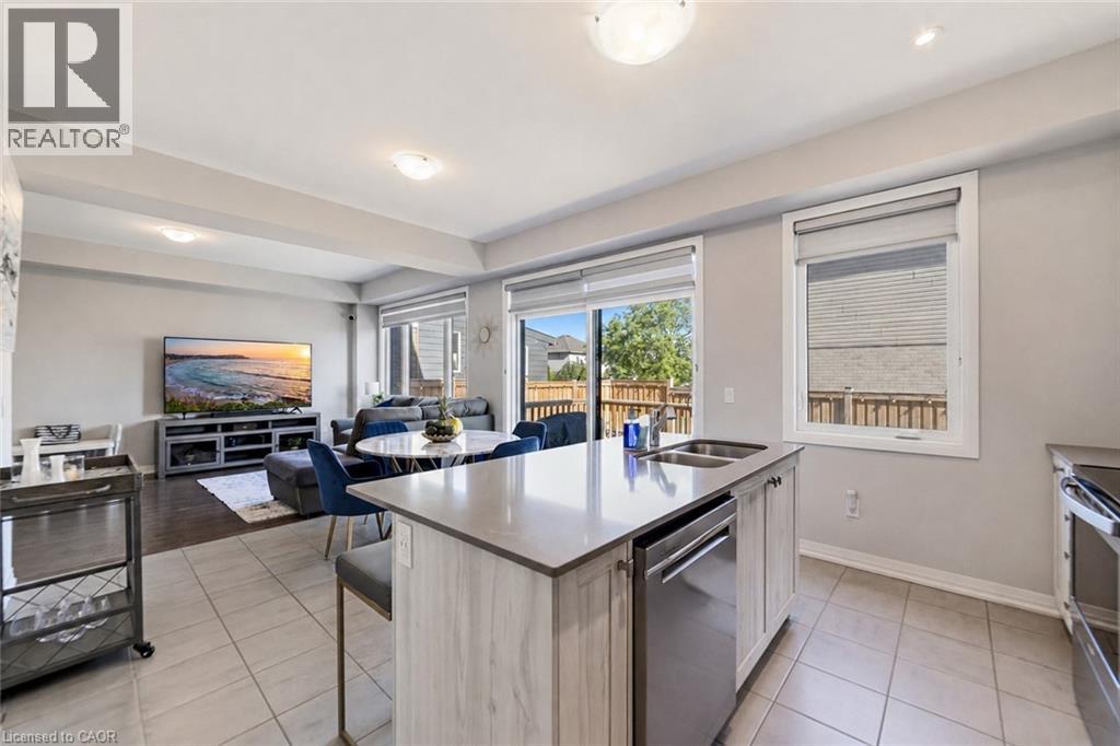 8 PINNACLE Court - 16