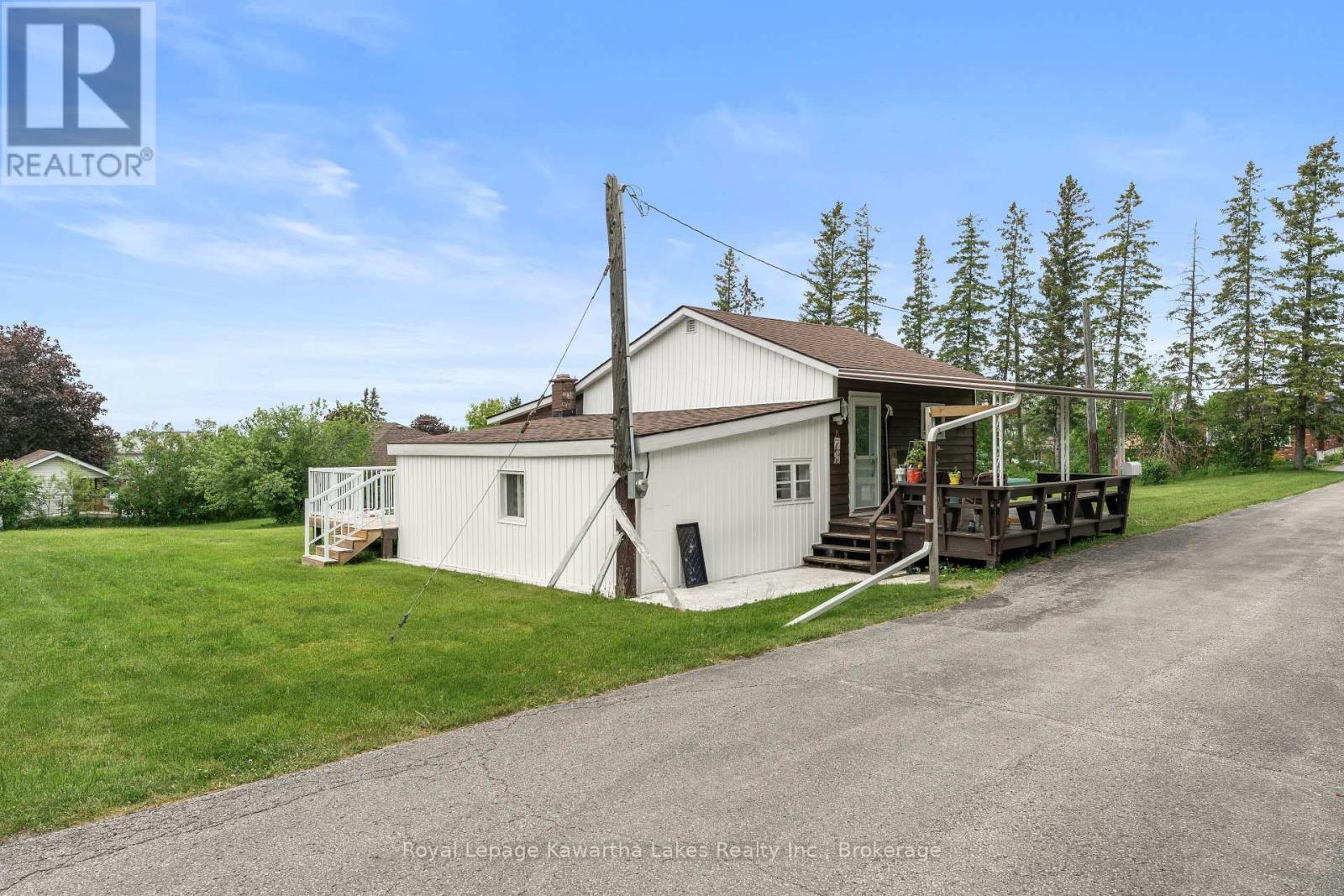 55 PARKSIDE DRIVE - 24