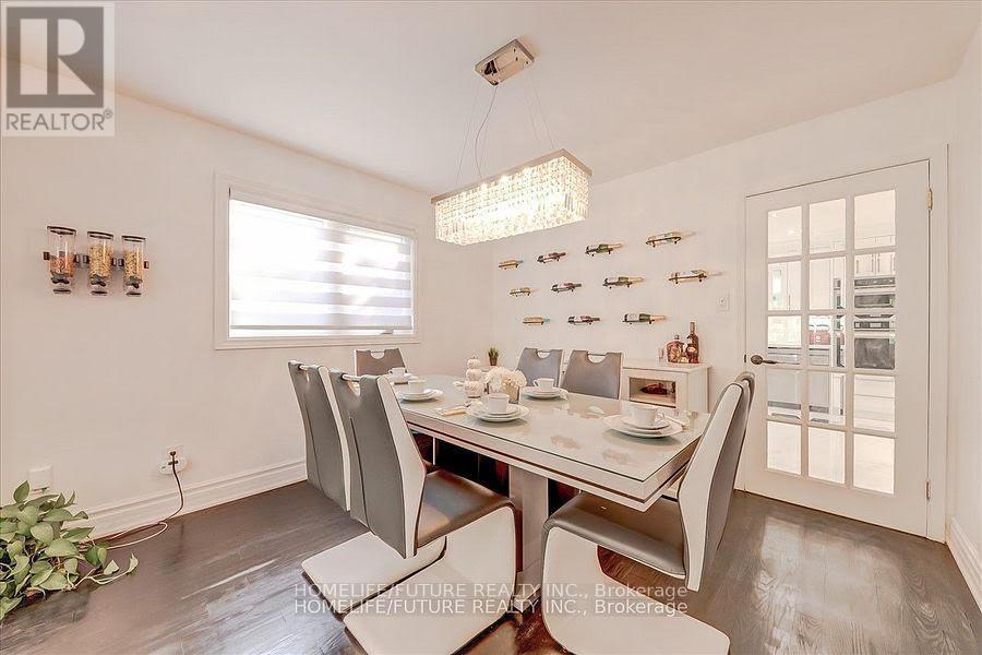 27 SUGARBUSH SQUARE - 14