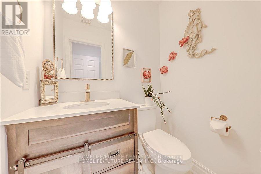 27 SUGARBUSH SQUARE - 22