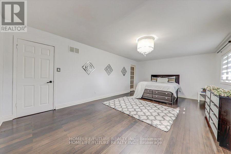 27 SUGARBUSH SQUARE - 23