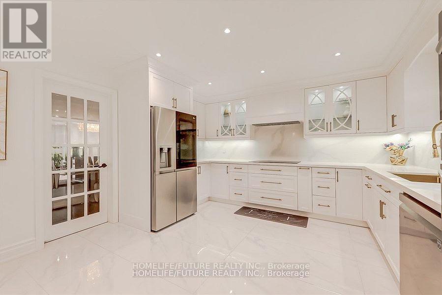27 SUGARBUSH SQUARE - 3
