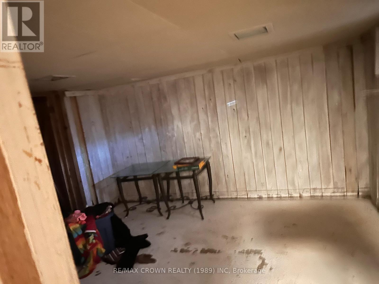 37 CAIN AVENUE - 10