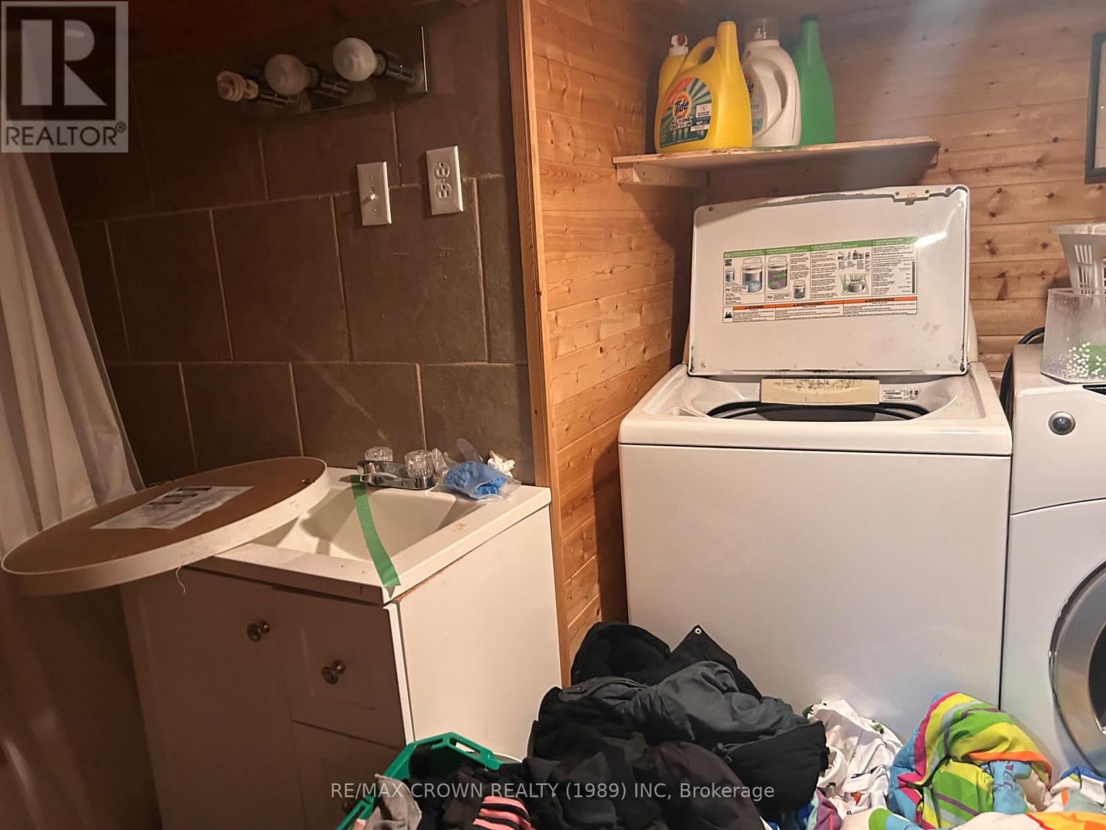 37 CAIN AVENUE - 11