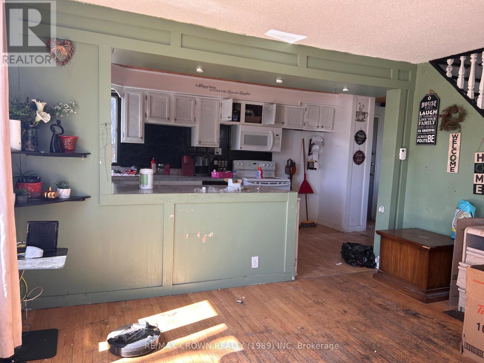37 CAIN AVENUE - 3