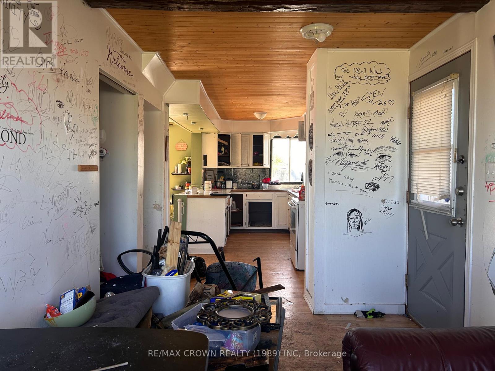 37 CAIN AVENUE - 8