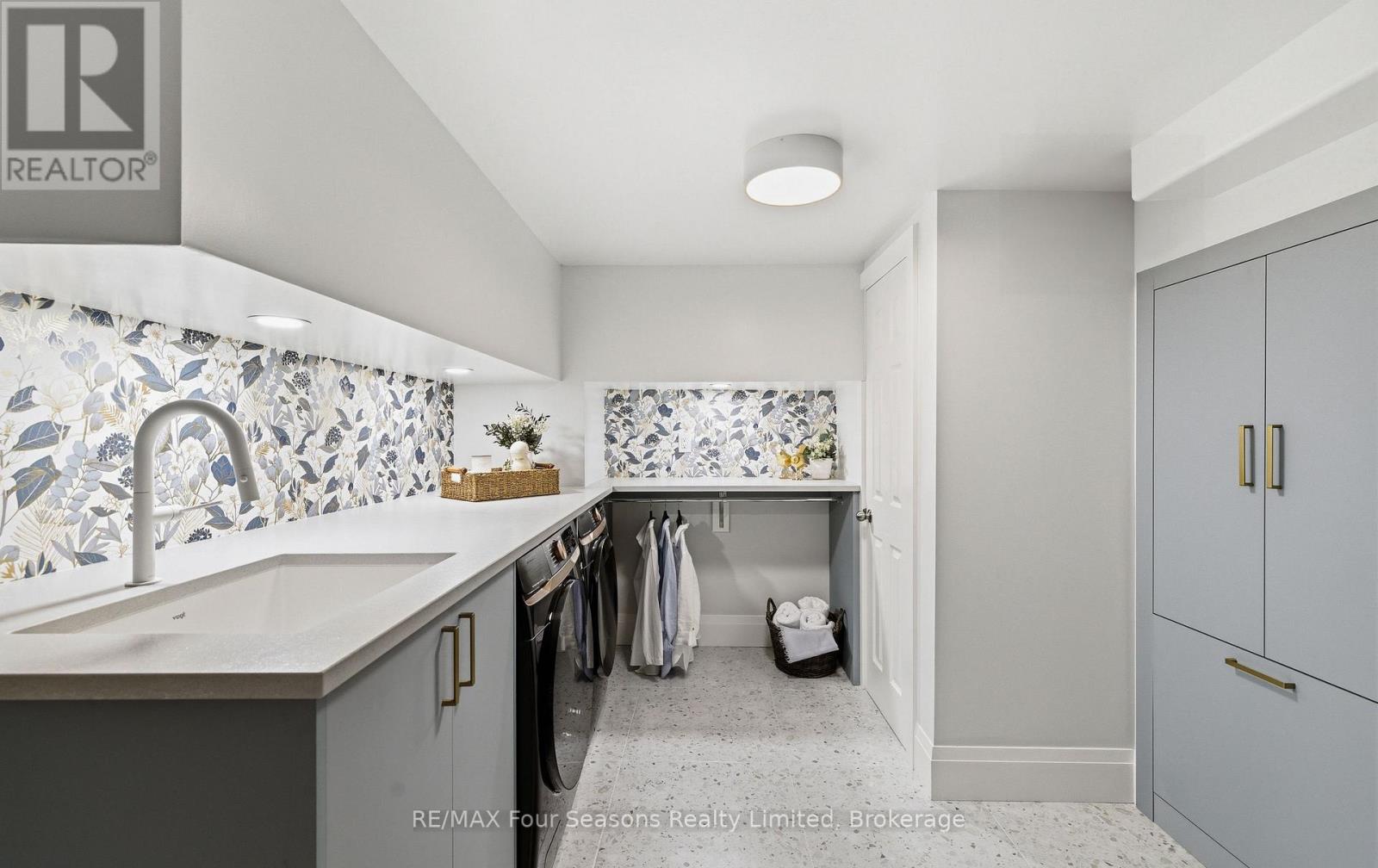 108 GEORGE MCRAE ROAD W - 32