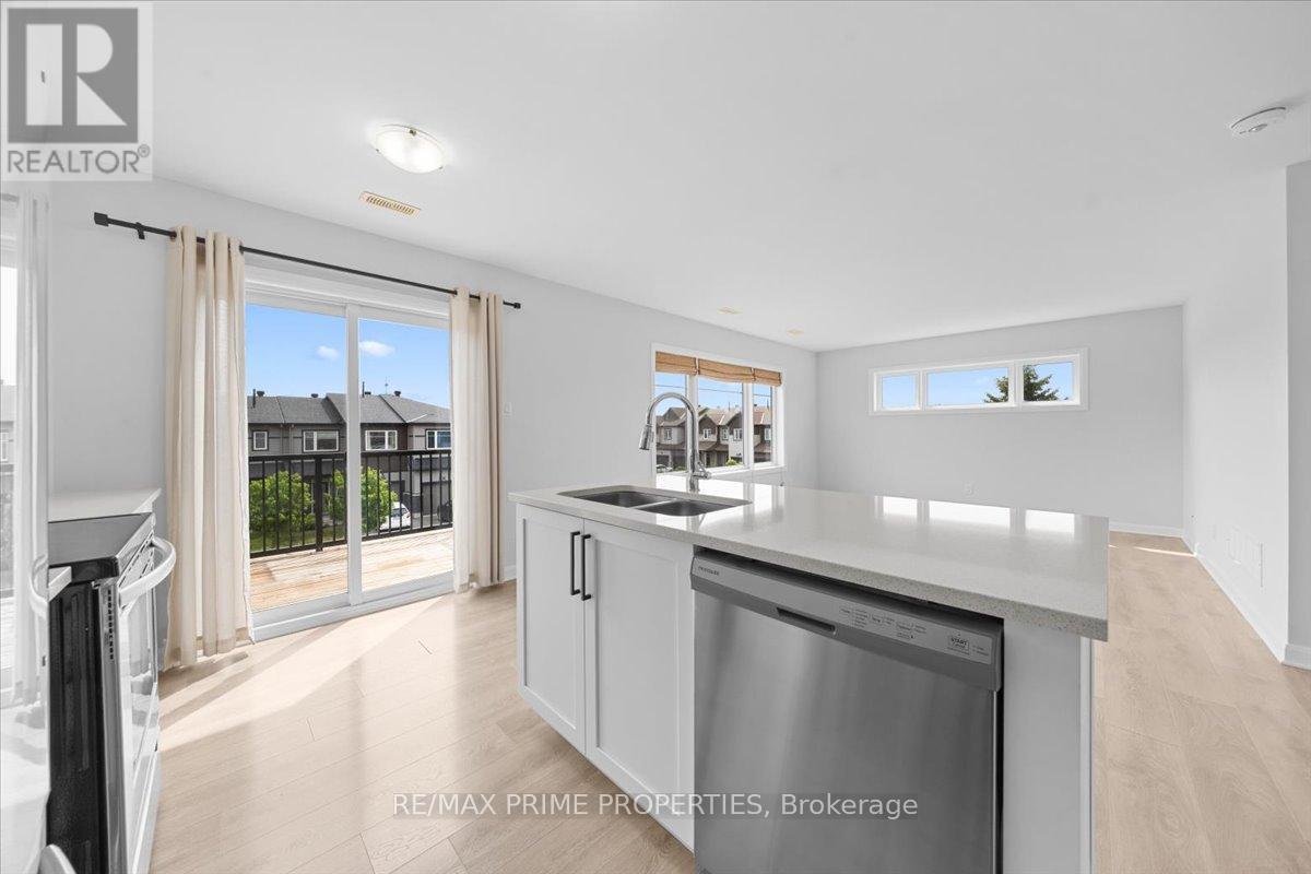 2 Bed, 2 Bath House for Sale in Ottawa – B – 700 AMBERWING PRIVATE, Ottawa – MLS# X13419606 - Image 14