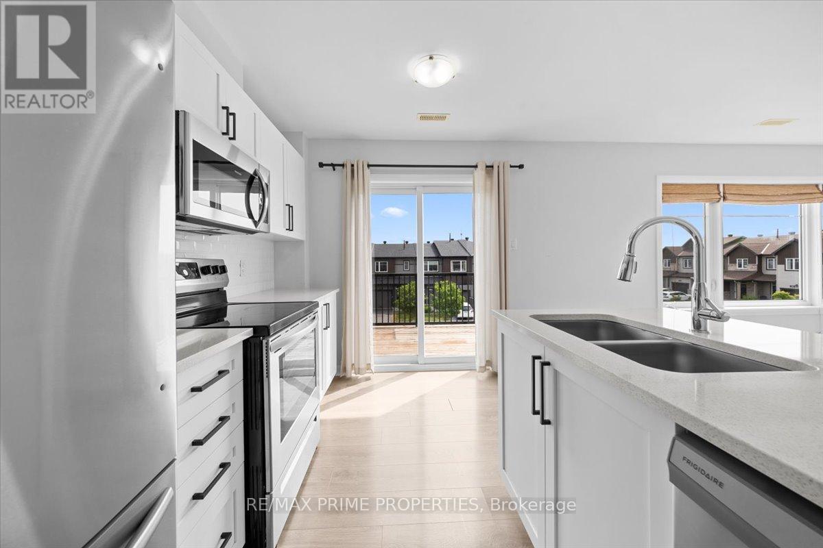 2 Bed, 2 Bath House for Sale in Ottawa – B – 700 AMBERWING PRIVATE, Ottawa – MLS# X13419606 - Image 15