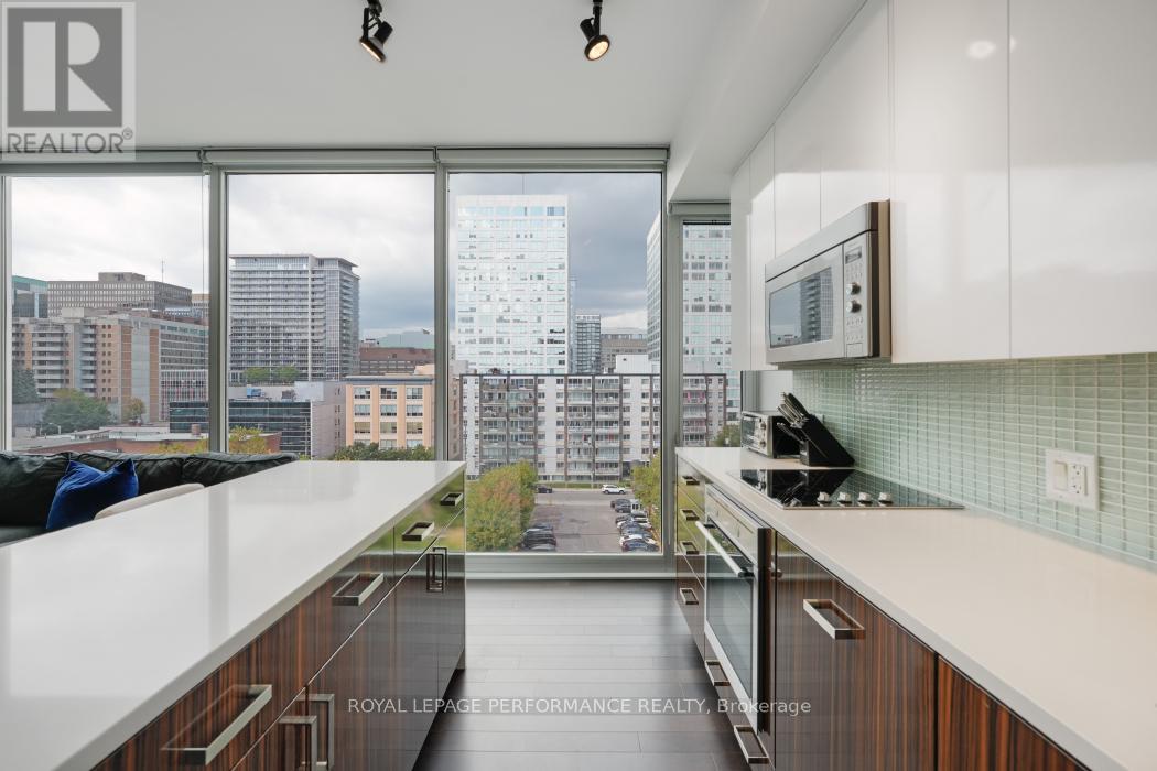 #702 300 LISGAR STREET - 14