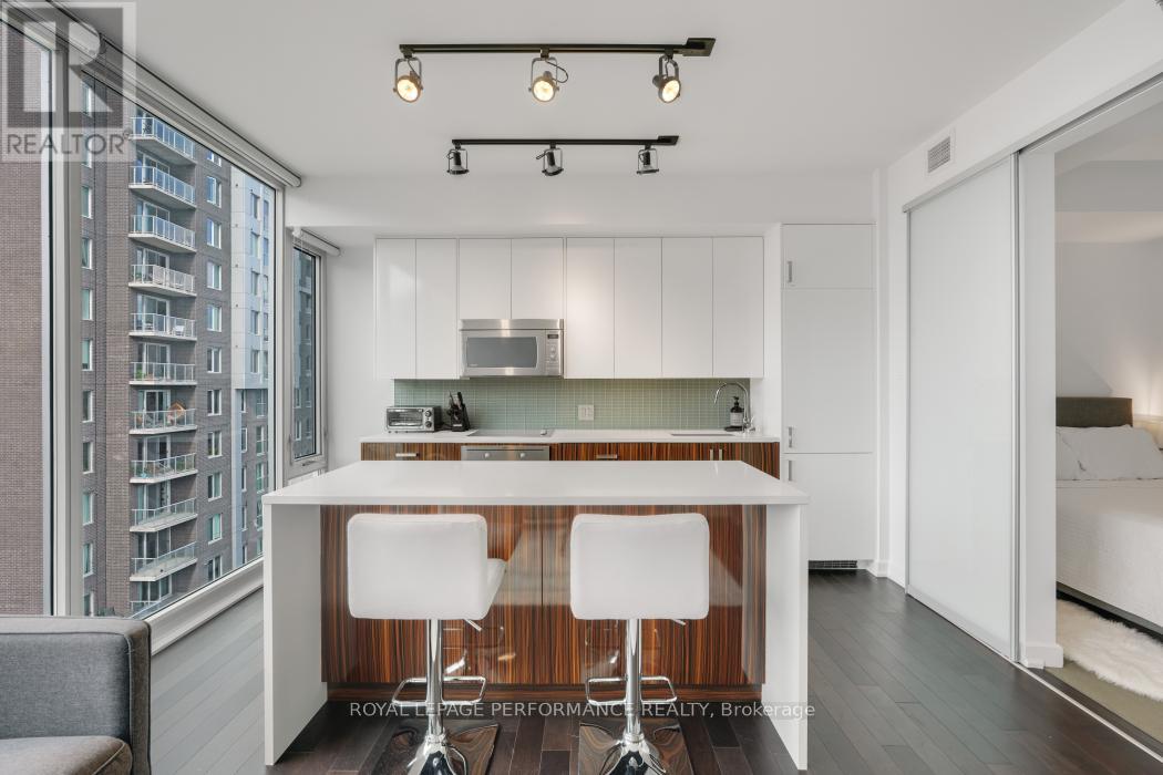 #702 300 LISGAR STREET - 15