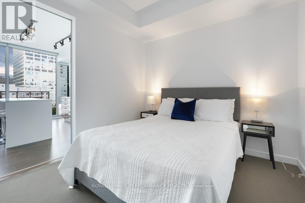 #702 300 LISGAR STREET - 17