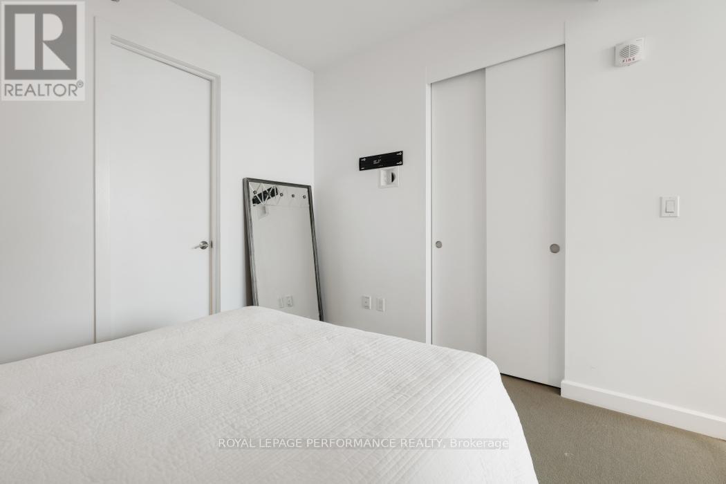 #702 300 LISGAR STREET - 20