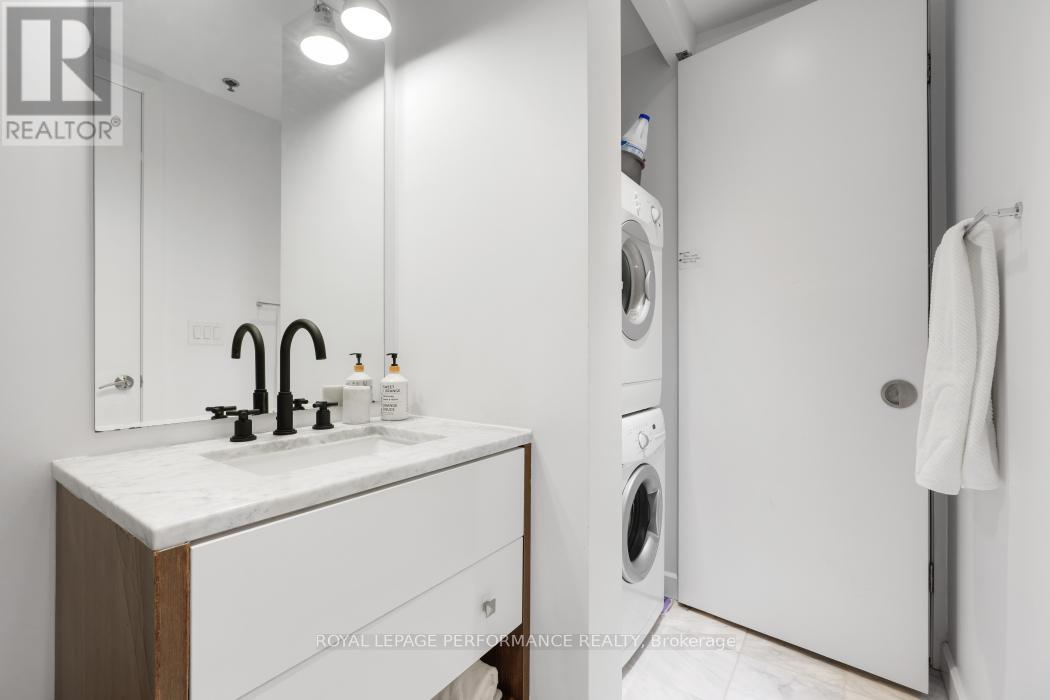 #702 300 LISGAR STREET - 21