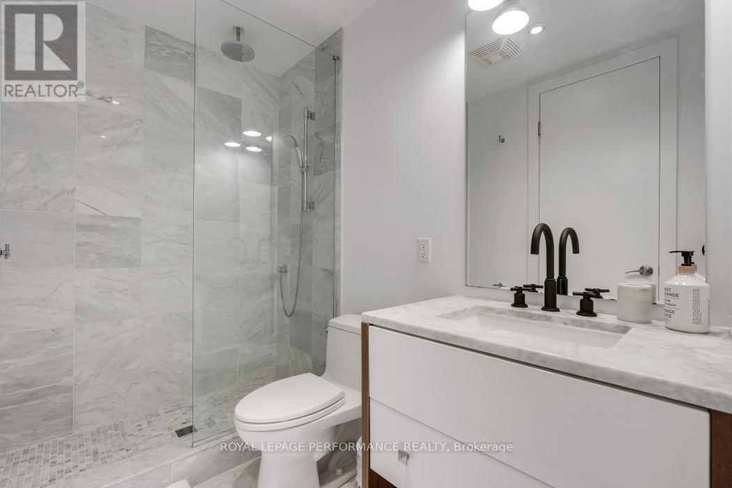 #702 300 LISGAR STREET - 22