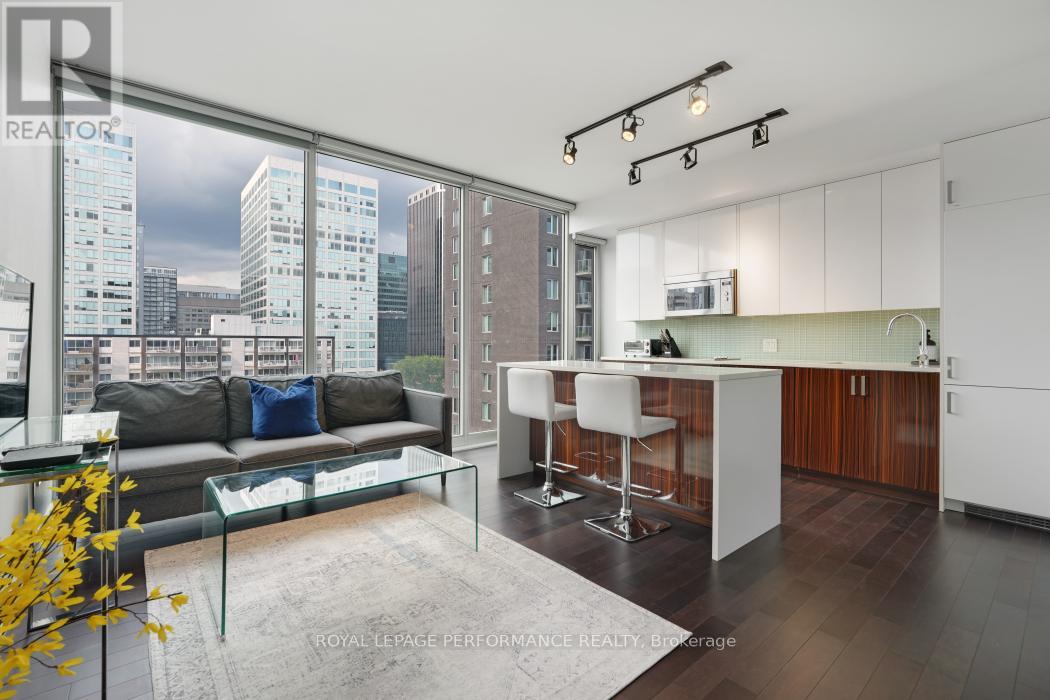 #702 300 LISGAR STREET - 7