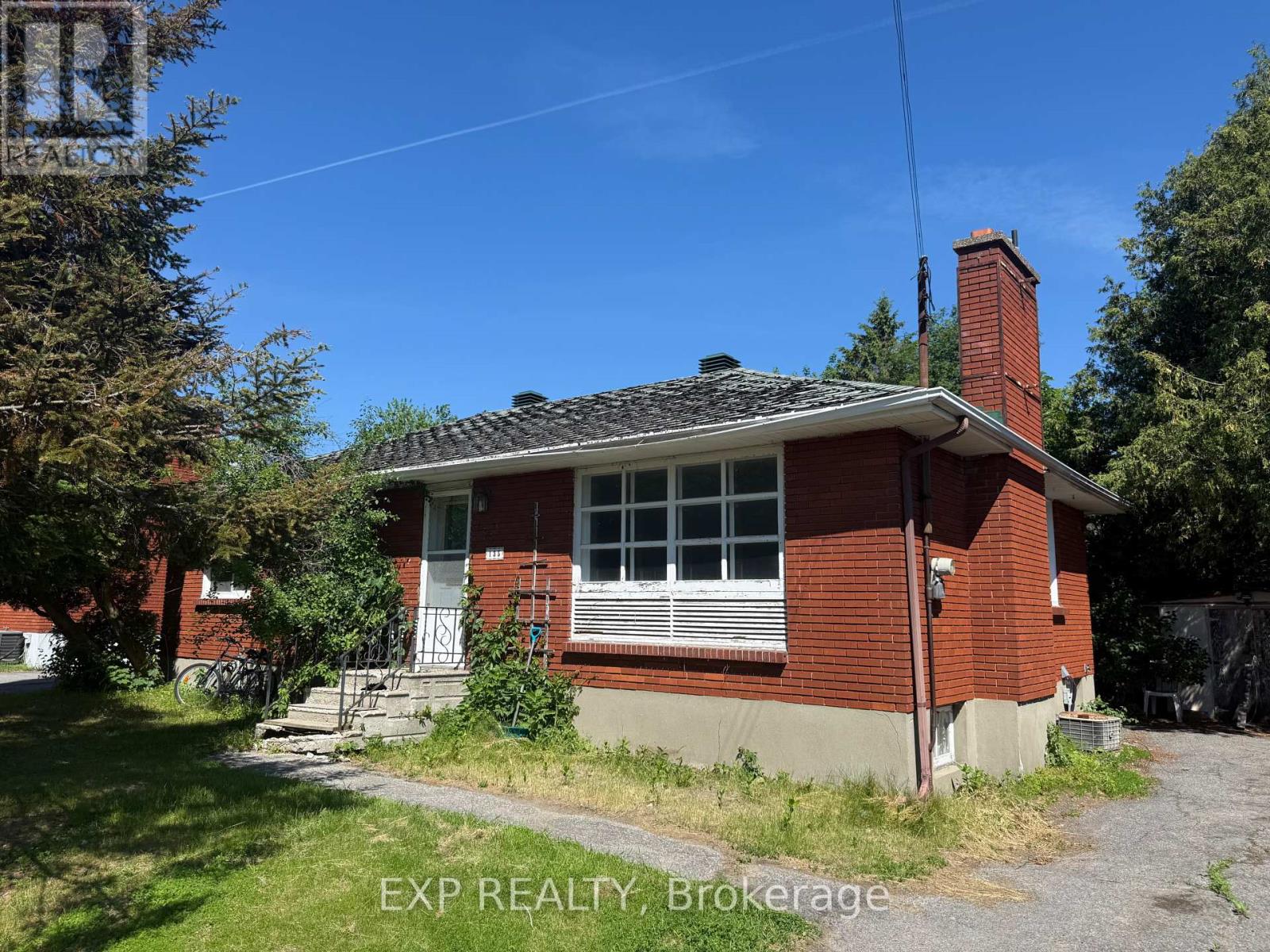 135 OAKRIDGE BOULEVARD - 1
