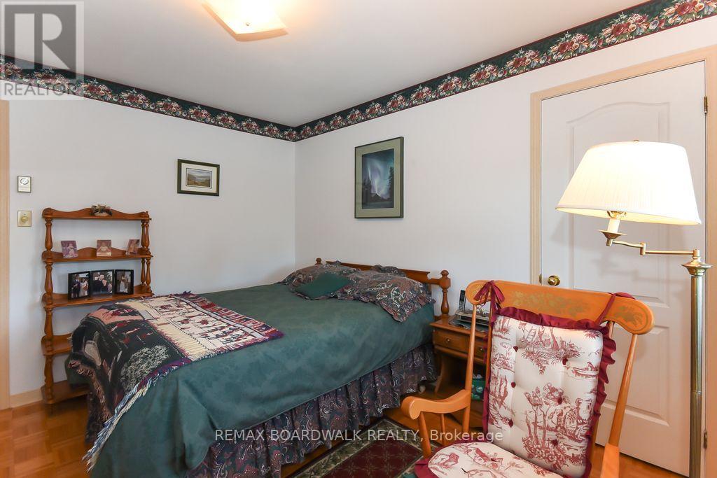4 Bed, 3 Bath House for Sale in Ottawa – 6617 CARRIERE STREET, Ottawa – MLS# X13419782 - Image 27