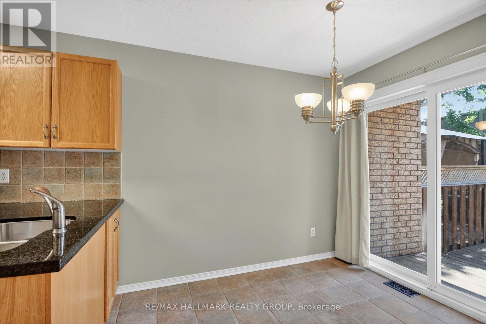 3 Bed, 3 Bath House for Sale in Ottawa – 80 SCARLET COURT, Ottawa – MLS# X13419796 - Image 16